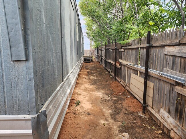 Building Photo - 3544 W 15th St