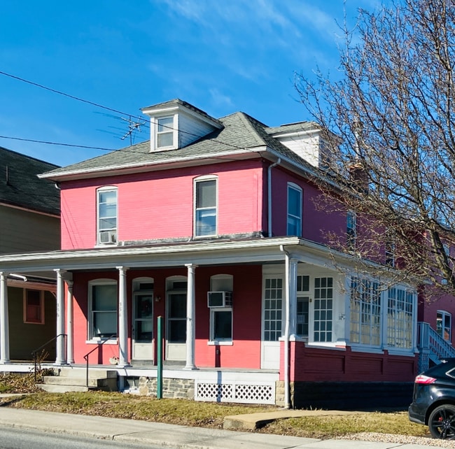 Building Photo - 356 York St