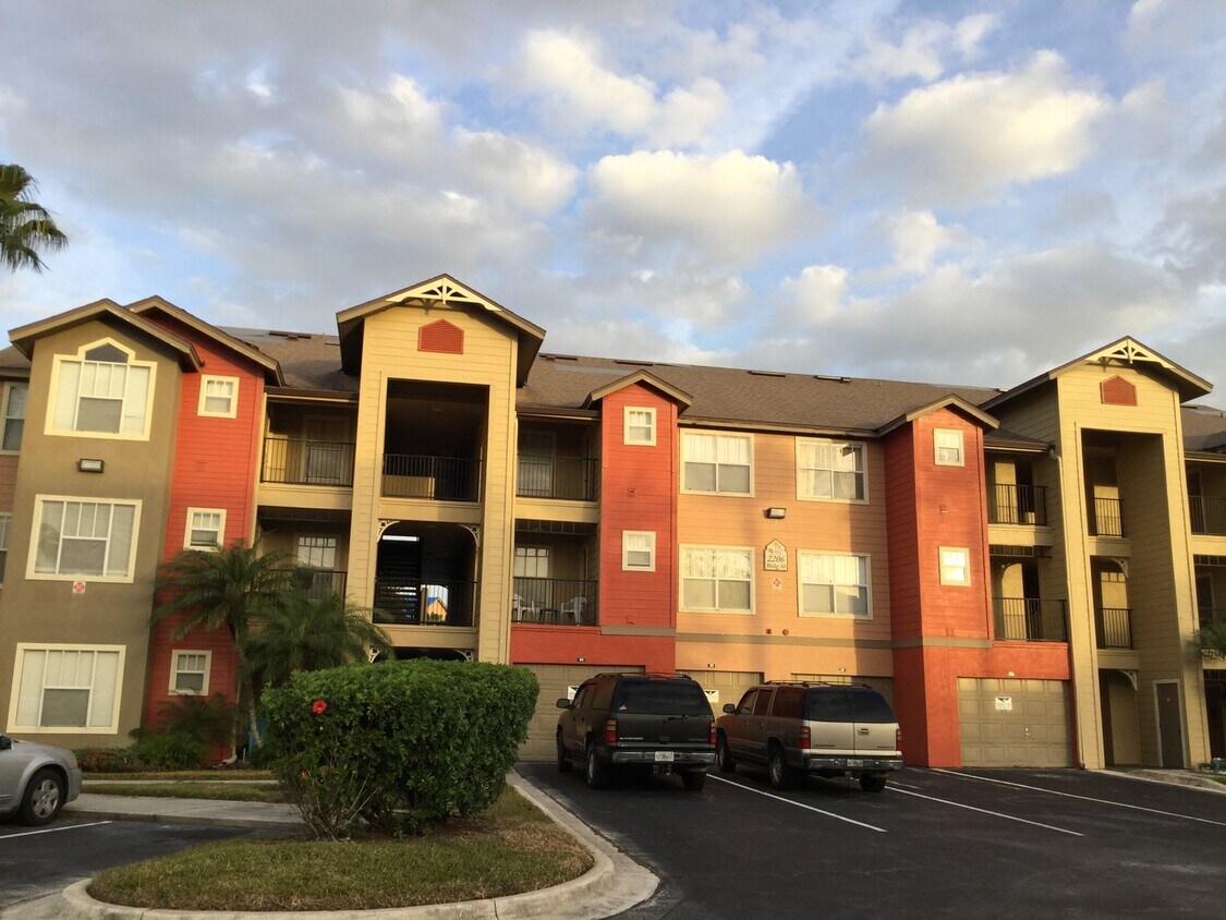 Primary Photo - AVAILABLE ON JULY 1ST. BEAUTIFUL 1/1 CONDO...
