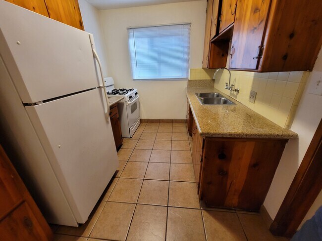 Foto del edificio - 2360 Walgrove Ave