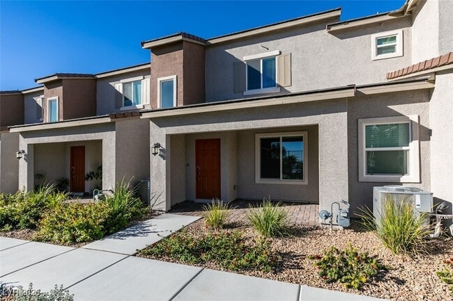 Building Photo - 6254 Foxes Dl St