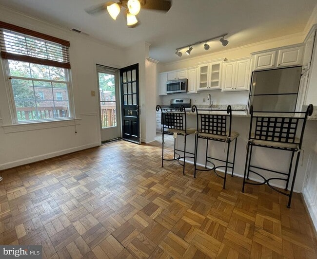 Building Photo - 2700 13th Rd S