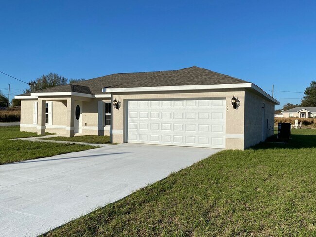 Building Photo - 3/2/2 Silver Spring Shores **Available NOW**