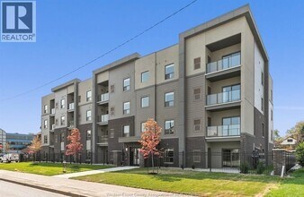 Building Photo - 955 Ouellette Ave