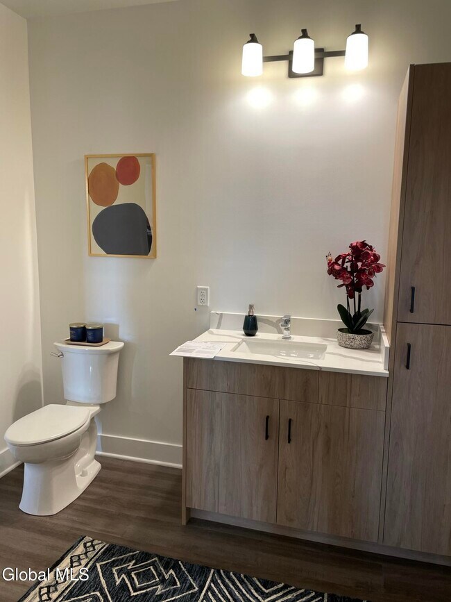 Building Photo - 580 Columbia Turnpike