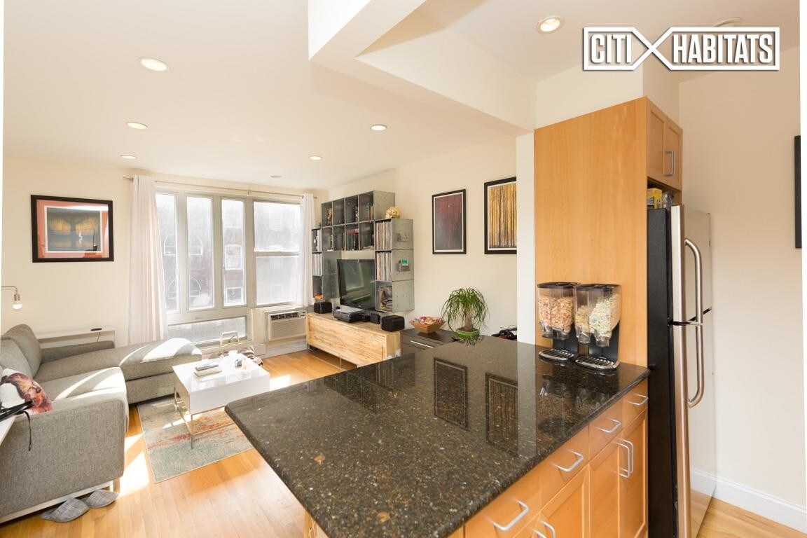 Foto principal - 149 Franklin St