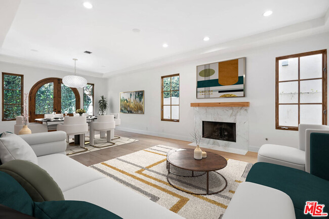Foto del edificio - 1127 Charm Acres Pl