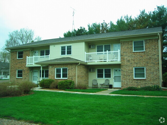 Building Photo - Pines Apartments