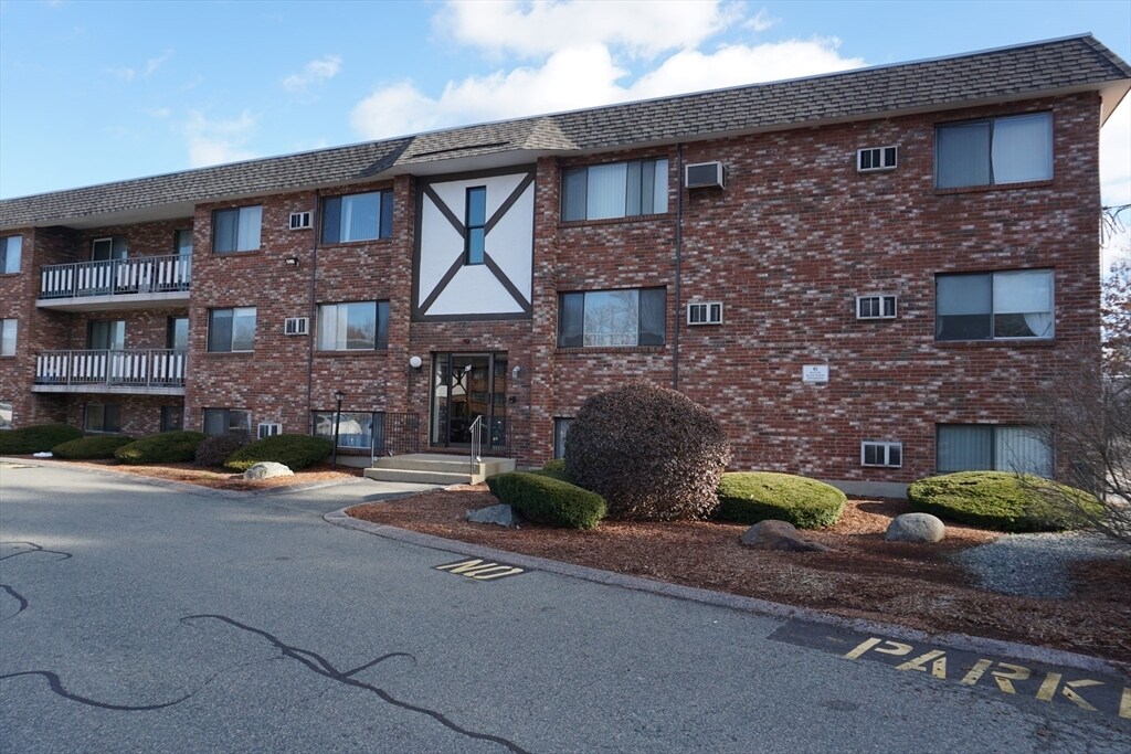 65 McCormick Terrace Unit 6, Stoughton, MA 02072 Condo for Rent in