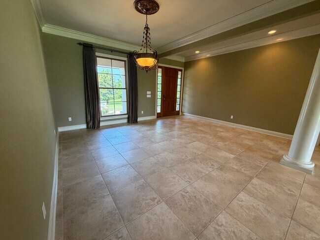 Foto del edificio - Gorgeous 4 bedroom, 3 Bathroom Home in Lakeside on Long Lake