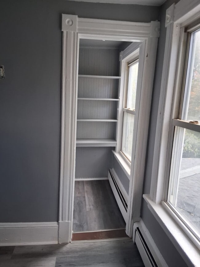 Photo - 143 Edgewood St (Hartford, CT) Apartment
