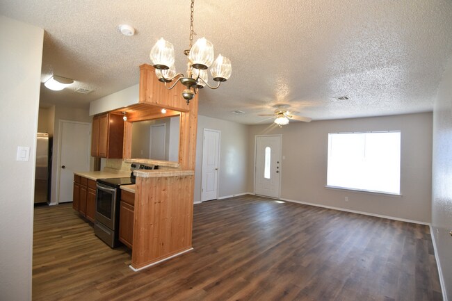 Building Photo - 6 Canyon Cir