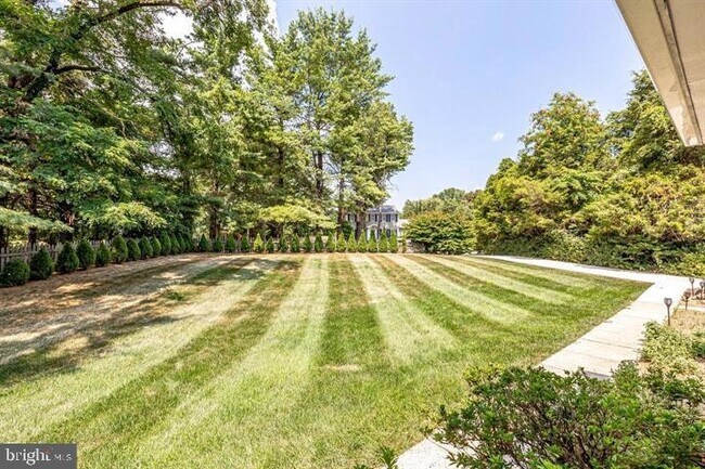 Foto del edificio - 2601 Seskey Glen Ct