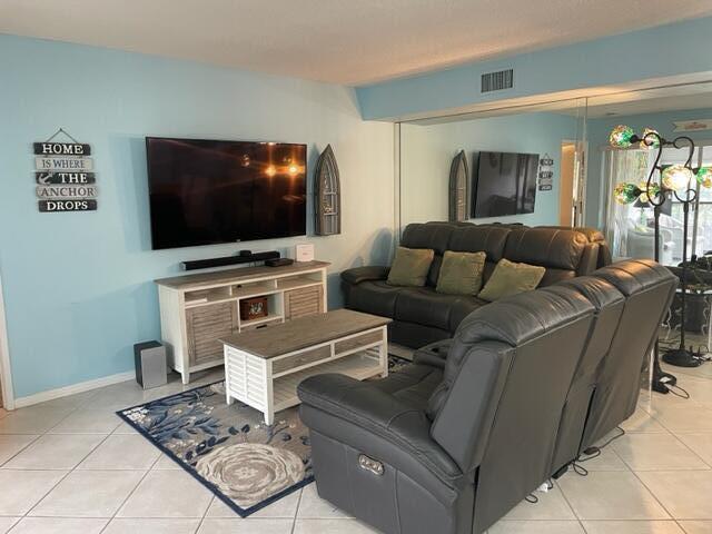 Building Photo - 6586 Southurst Ter