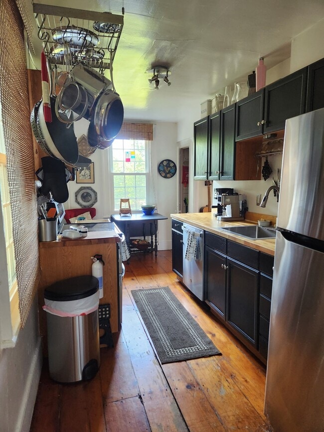 Foto del edificio - 25 Rombout Ave