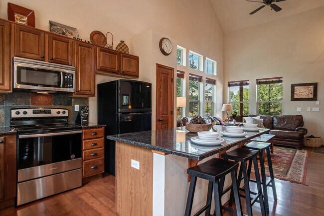 Building Photo - 108 Deer Track Ct