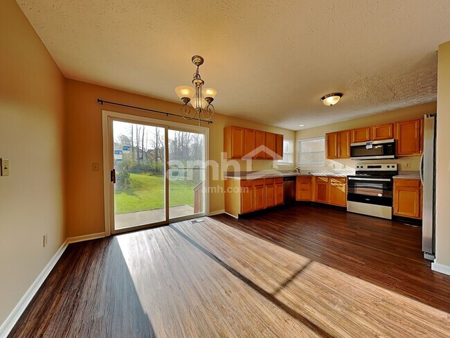 Foto del edificio - 5671 Longbow Dr