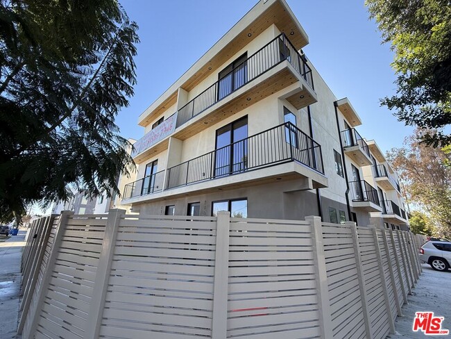 Foto del edificio - 11528 Emelita St