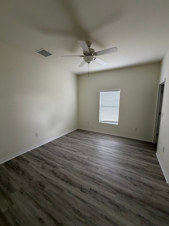 Building Photo - 1062 San Cristobal Ave