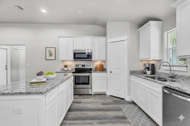 Building Photo - Gorgeous 3 Bedroom 2 Bath Home