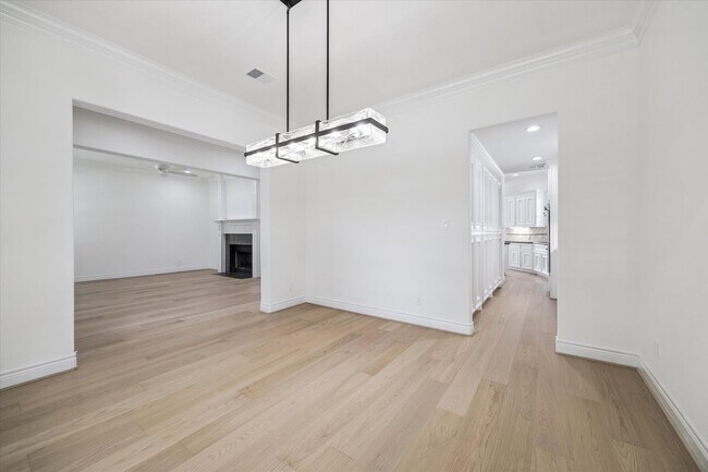 Building Photo - 4235 Villanova St