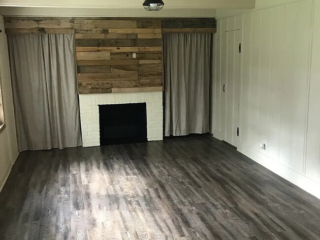 Foto del edificio - 243 Jones Ln