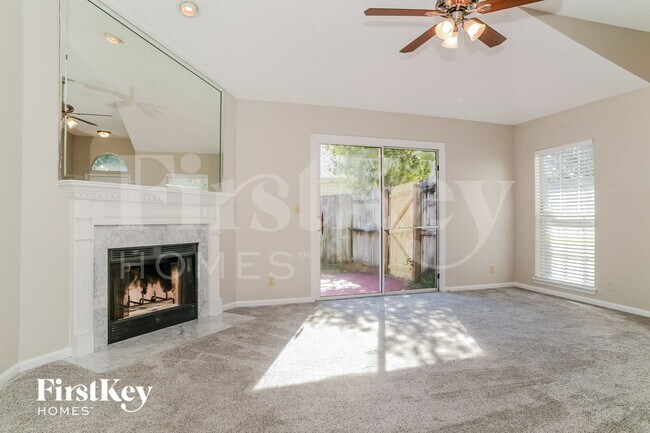 Building Photo - 1915 Ashmore Green Dr