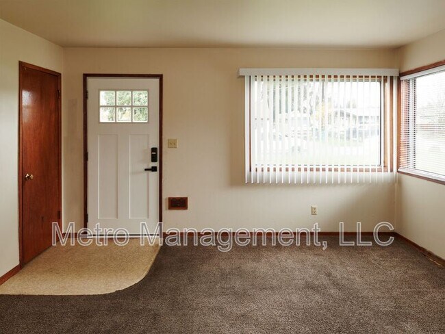 Foto del edificio - 8307 N Fowler Ave