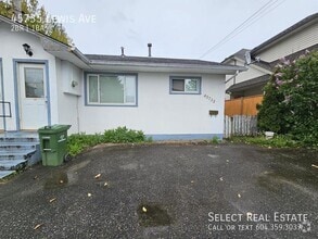 Building Photo - 45735 Lewis Ave