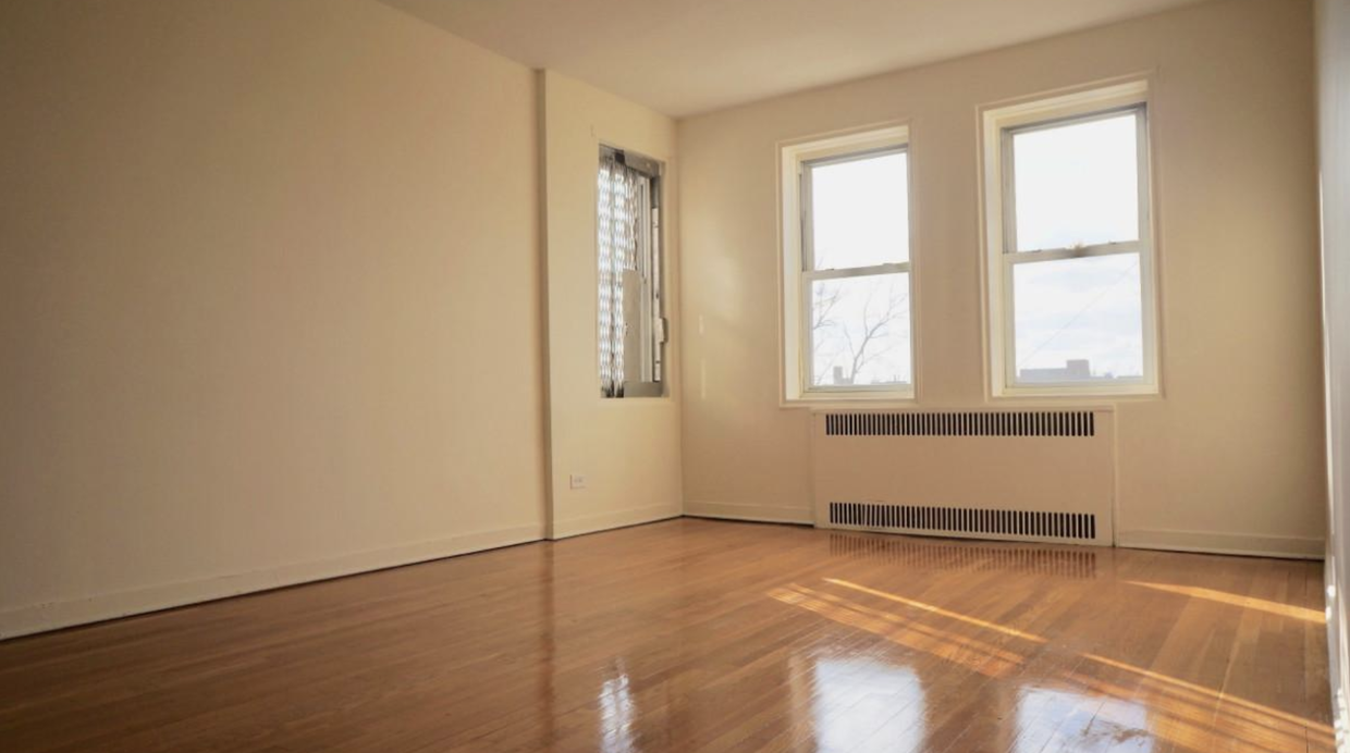 Primary Photo - 1620 Avenue I