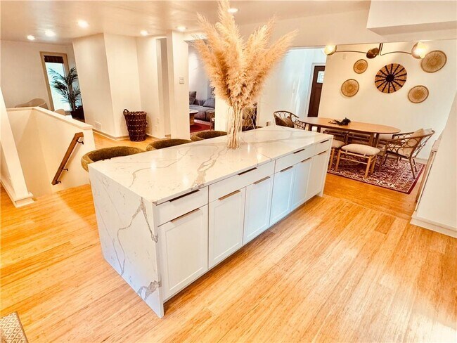 Foto del edificio - 175 River Ct Pkwy