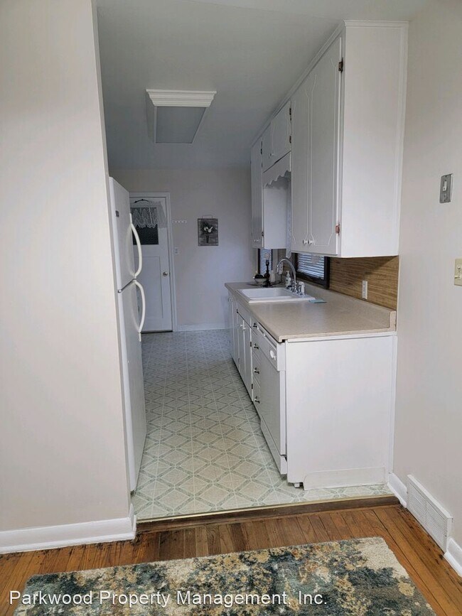 Foto del edificio - 3 br, 1 bath House - 401 S. 68th St