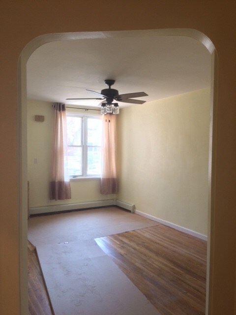 Building Photo - 25-16-16 45th St