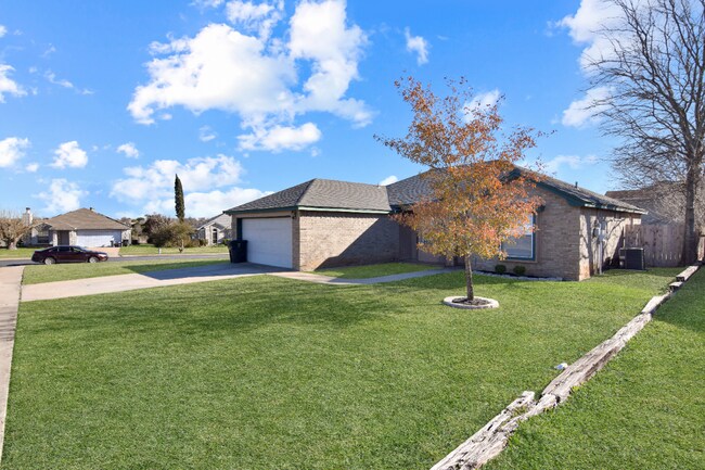 Building Photo - 3302 Rainforest Ln