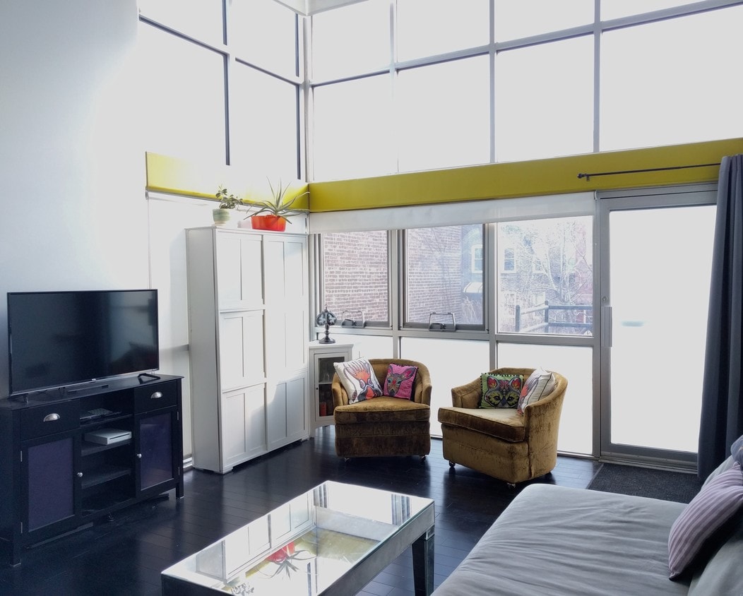 living room, 15' ceilings - 868 Metropolitan Ave