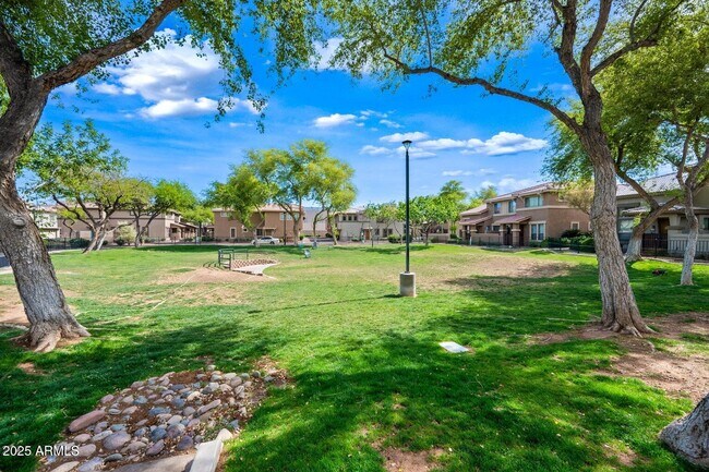 Foto del edificio - 1225 N 36th St