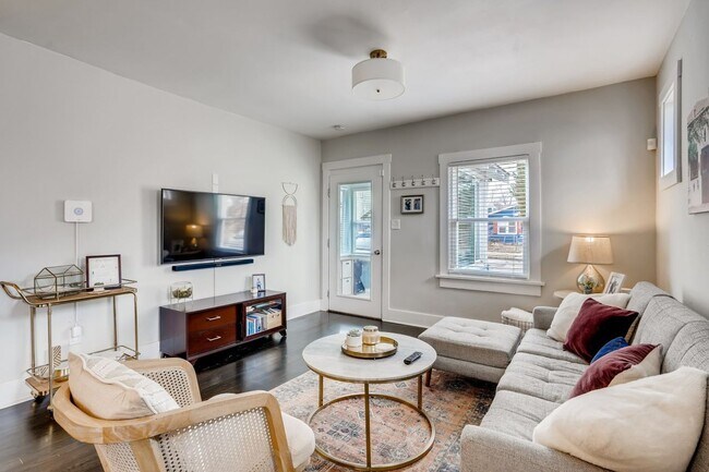 Foto del edificio - Remodeled Home in Berkeley/Mountain View N...