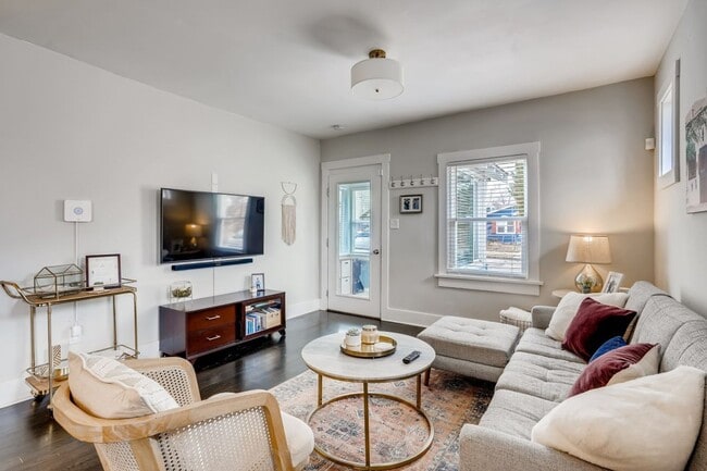 Building Photo - Remodeled Home in Berkeley/Mountain View Neighborhood