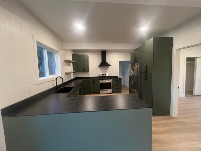 Building Photo - 2036 Placer St