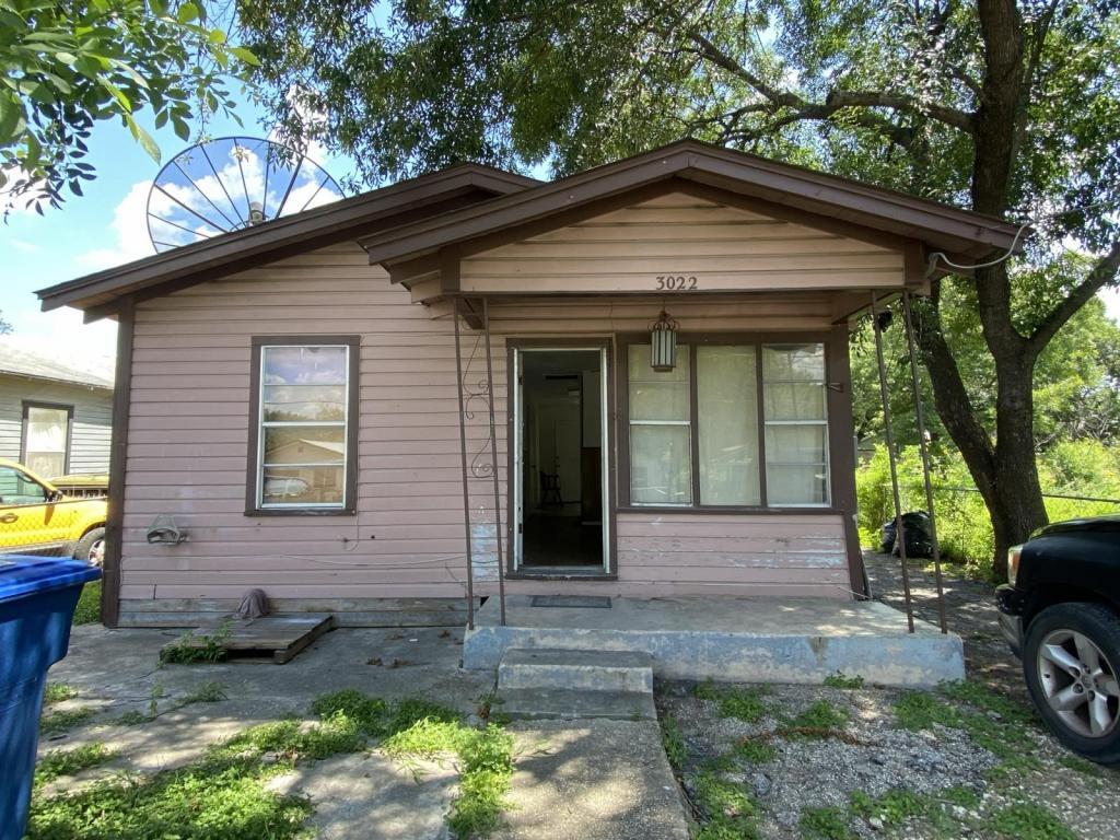 Primary Photo - 3022 Chihuahua St