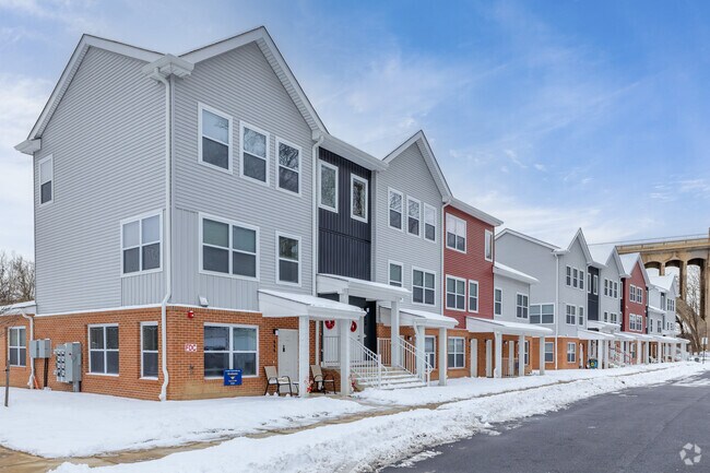Foto del edificio - Bridgeside Estates