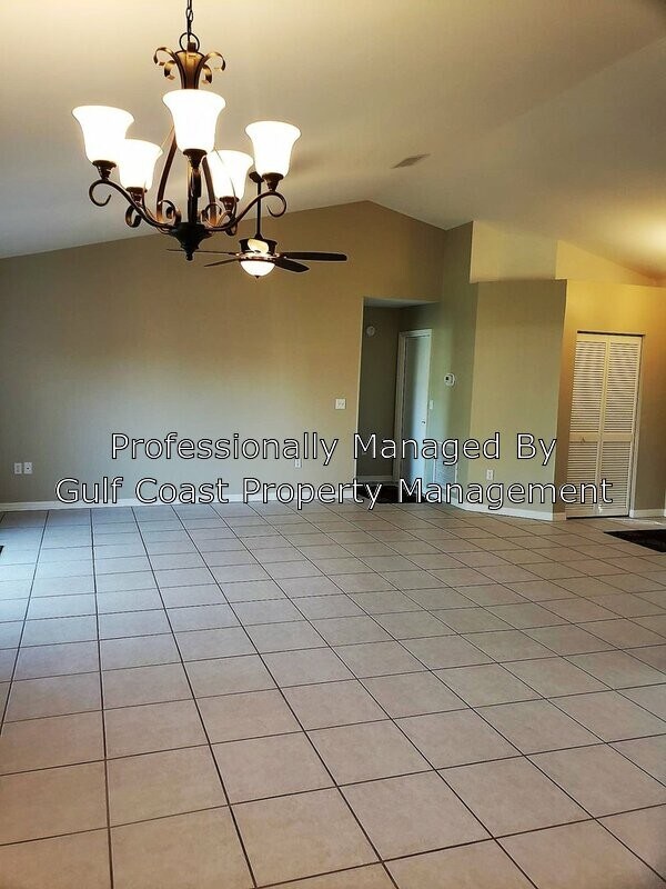Building Photo - 912 48th St Dr E