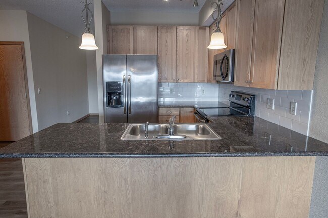 Interior Photo - Granite Shores