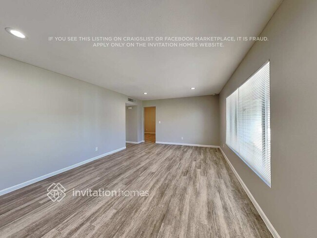 Foto del edificio - 2458 E Alpine Ave