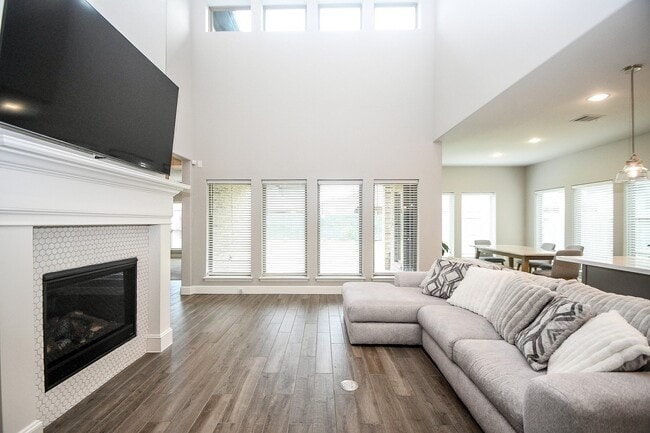 Foto del edificio - 4207 Ana Ridge Ln