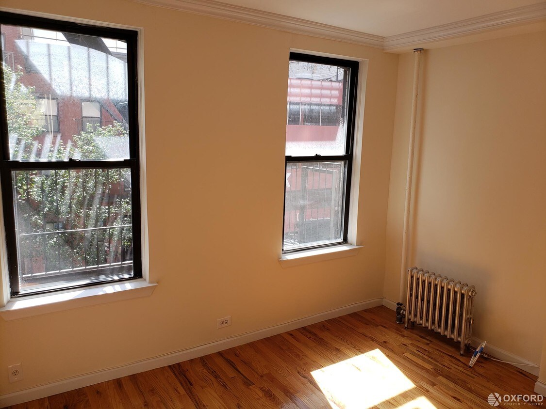 Primary Photo - 159 East 33rd Street