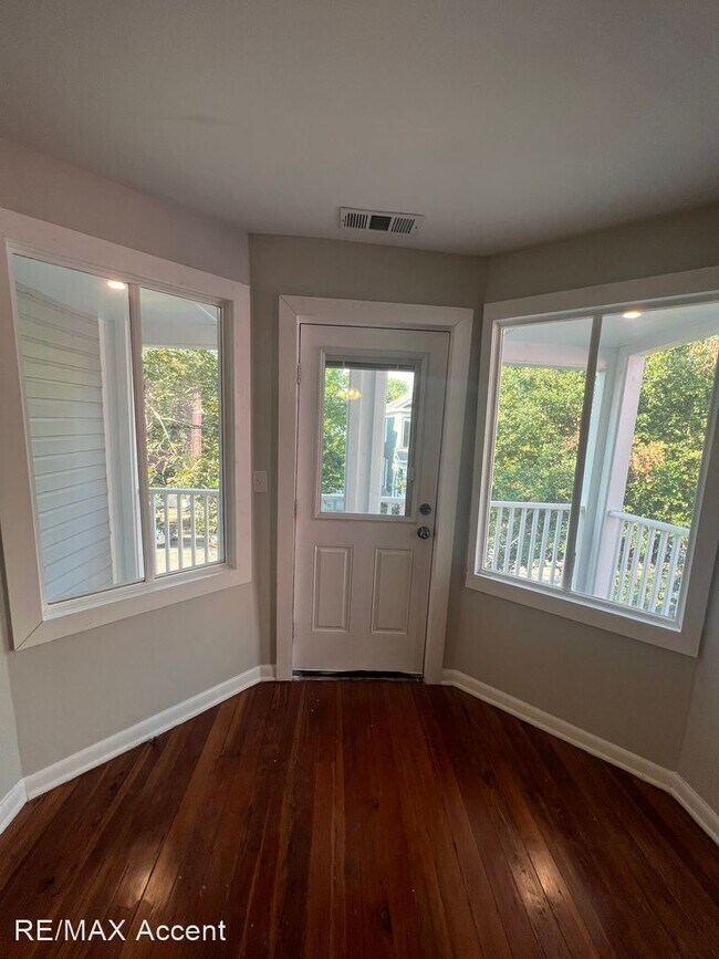 Building Photo - 4 br, 1 bath House - 405 E Duffy St.