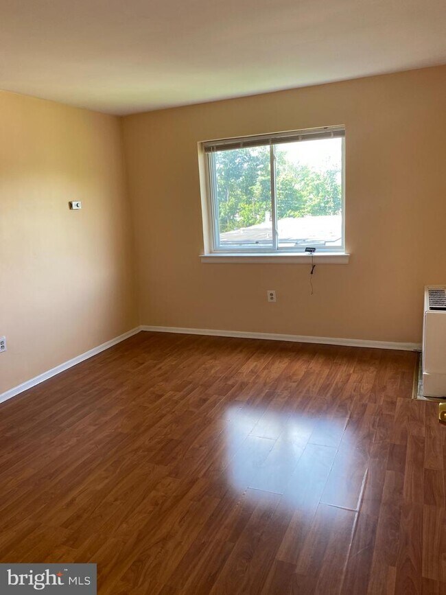 Building Photo - 9250 Edwards Way