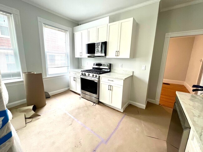 Building Photo - 15 Farragut Ave