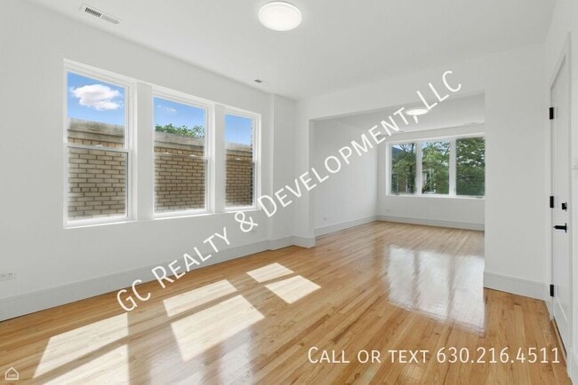 Building Photo - 1928 W 21st St